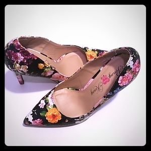 Penny Loves Kenny Opus Floral Pump
